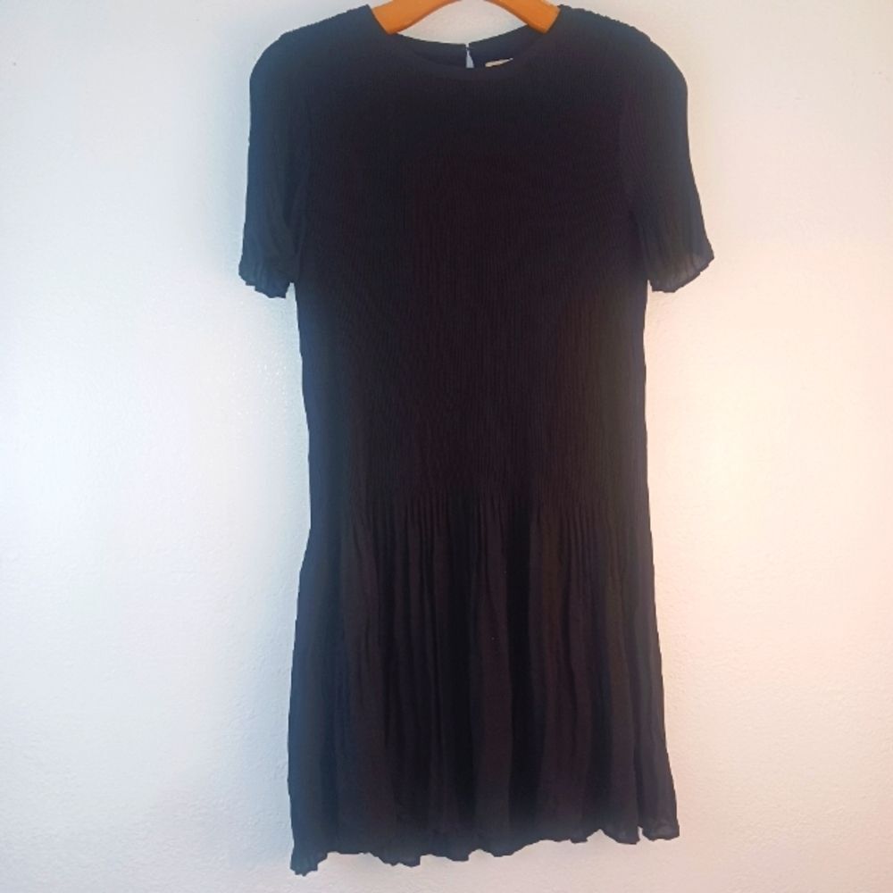 MELLODAY mixed accordion pleats dress short sleeve keyhole back closure NWT